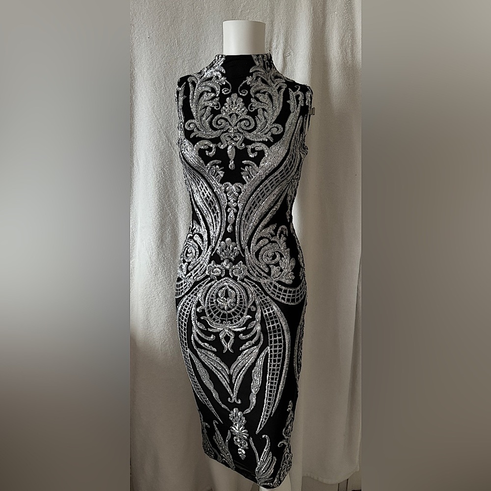 Women’s Bodycon maxi dress. Very thick. Never worn.